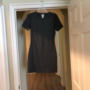 Small grey H&M T-shirt dress. Wore once.